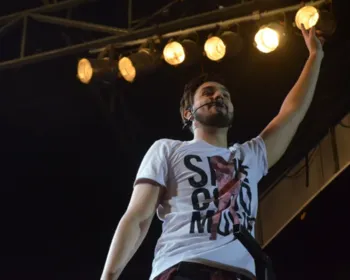 Luan Santana 'casou' com fã no São João de Campina Grande; relembre
