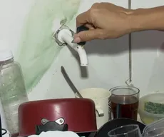 Bairros de Santa Rita ficam sem água após vazamento em adutora