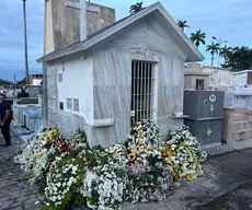 Corpo da apresentadora Thereza Madalena é sepultado