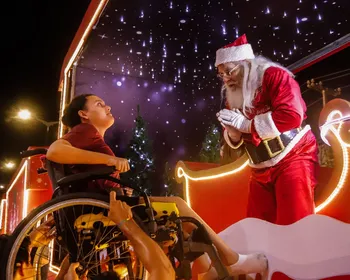 Caravana de Natal com caminhões do Papai Noel passa por João Pessoa neste sábado (22)