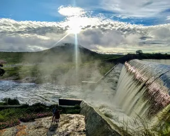 Em apenas 48 horas, volume da Barragem da Farinha aumenta de 2% para 57%, em Patos
