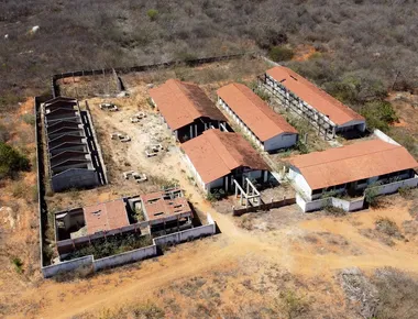 Obras Inacabadas: escola de quase R$ 3 milhões será demolida e creche abandonada vira ruína