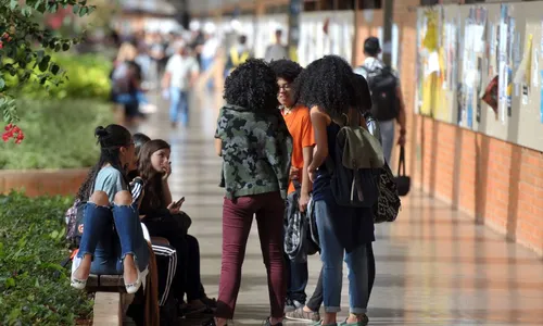 
                                        
                                            Programa Pé-de-meia 2025: veja calendário e datas de pagamento
                                        
                                        