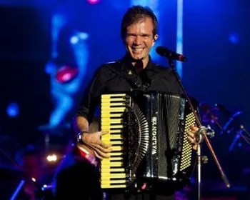 Programação do São João de Campina Grande hoje: Waldonys, José Augusto, jogo do Brasil e mais