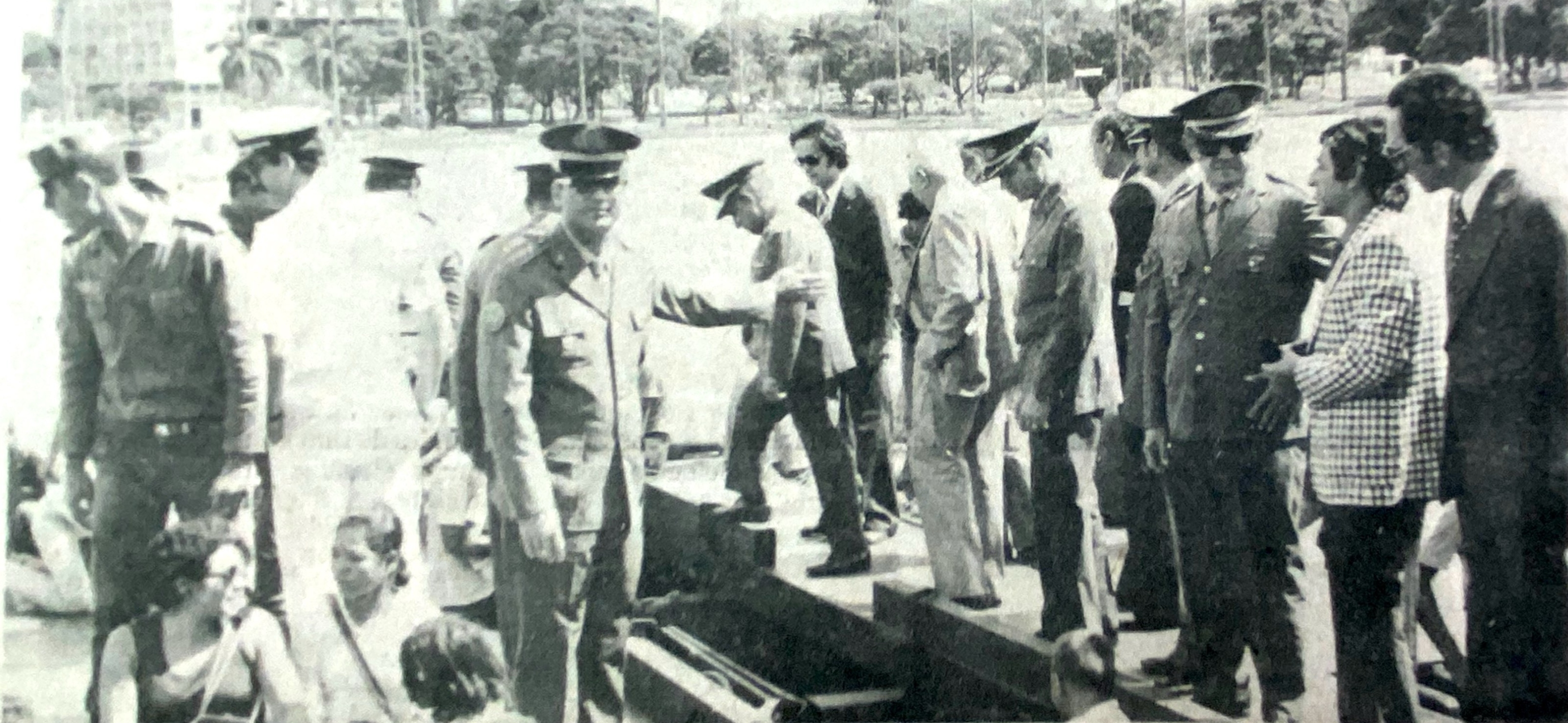 Militares e autoridades civis participaram de inauguração de passeio na portada M-2