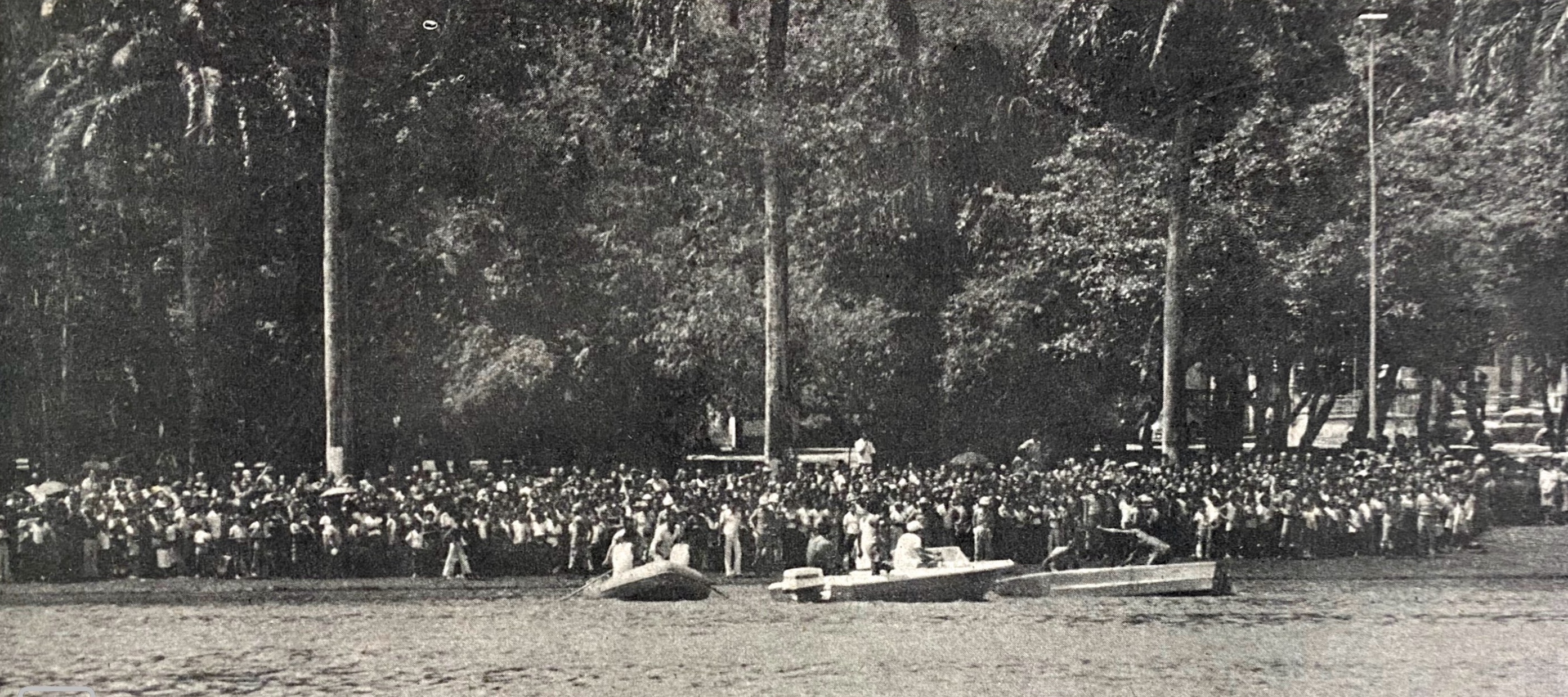 Bombeiros e militares trabalharam no resgate de vítimas da lagoa