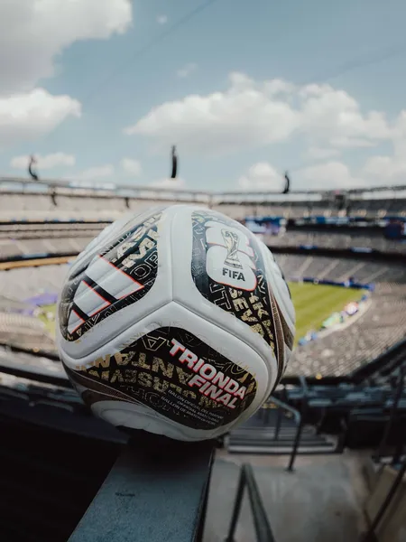 Trionda muda de cor: Fifa divulga bola da final da Copa do Mundo 2026