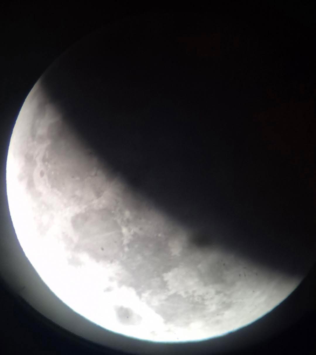 Eclipse lunar parcial: veja fotos do fenômeno registradas em cidades da Paraíba
