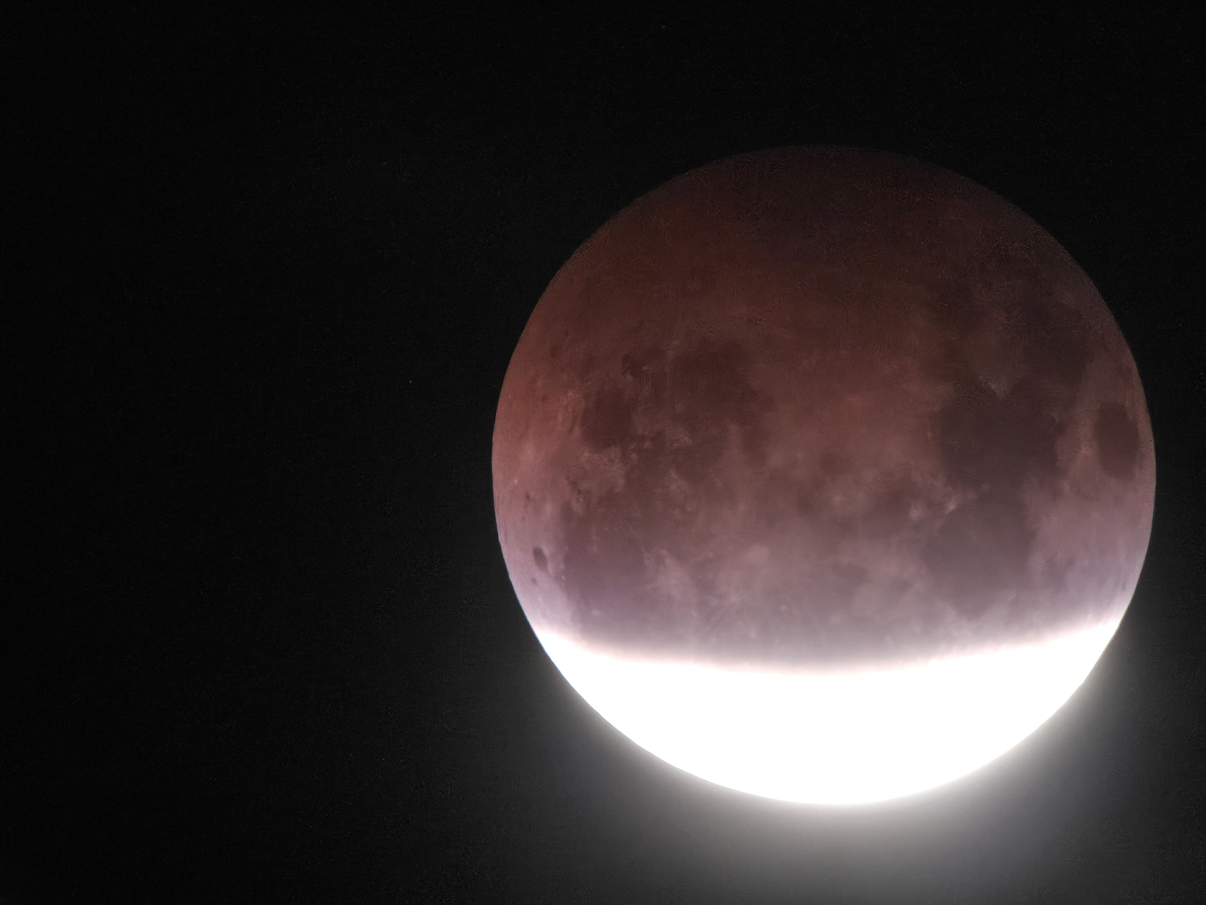 Eclipse lunar parcial: veja fotos do fenômeno registradas em cidades da Paraíba