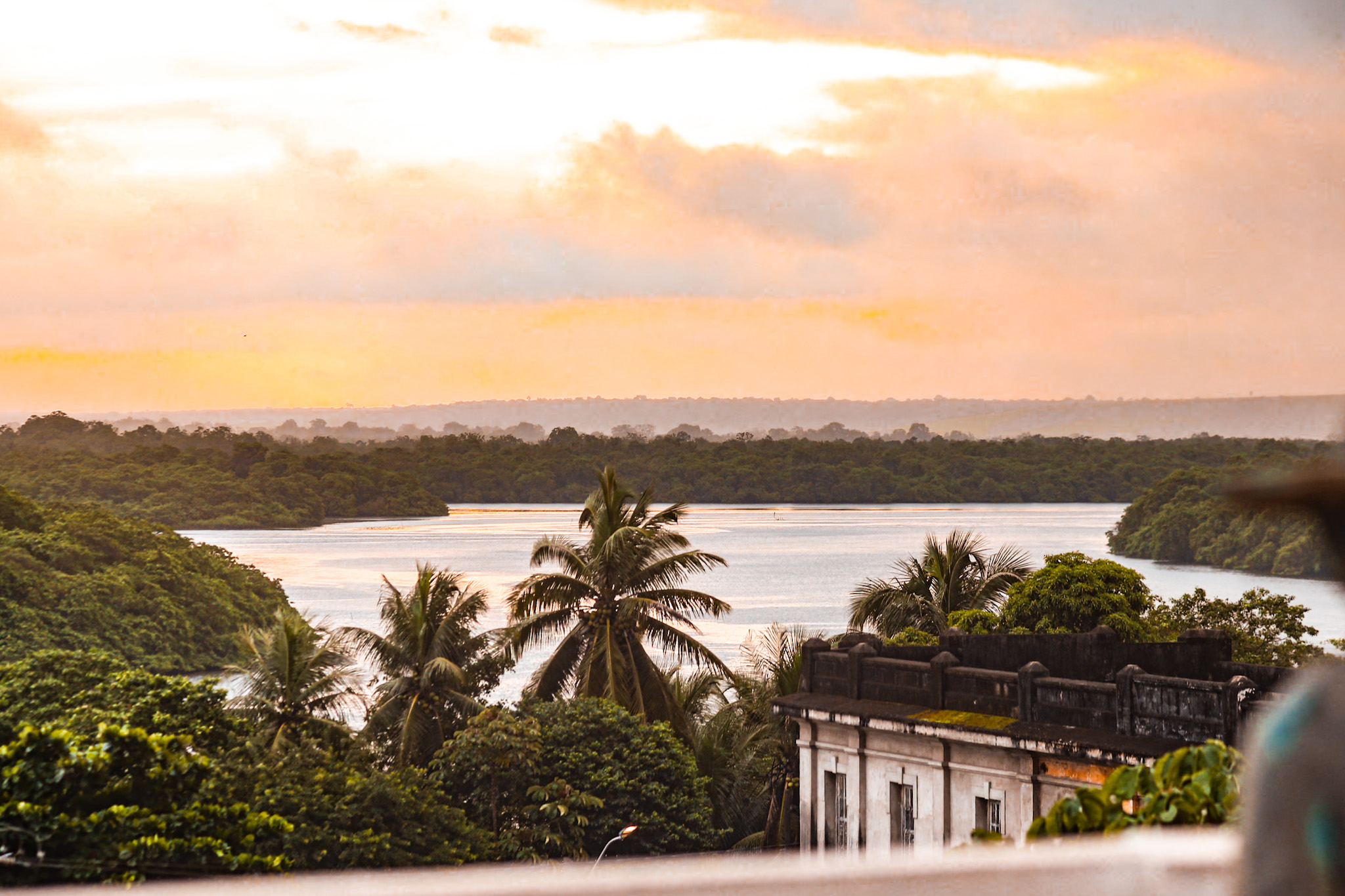 Além de ter sido o local do primeiro passeio cultural que fiz em João Pessoa, na exata data que foi feito o registro desta foto, eu que sou fotógrafo por hobby hoje em dia, aceitei fazer o ensaio fotográfico de casamento de um casal de amigos, e fui agraciado, mais uma vez, com a vista mais bonita da capital paraibana.