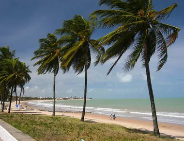 Apenas um trecho de praia está impróprio para banho no litoral da Paraíba; saiba qual