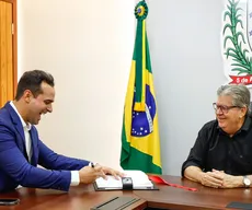 Lucas deve transmitir cargo quarta, mas o que Adriano Galdino quer mesmo é esse gesto em 2026