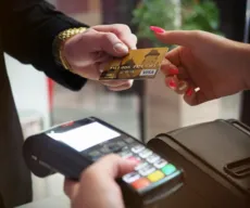 Juros do rotativo do cartão de crédito chegam a 423% ao ano, revela Banco Central