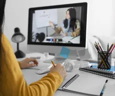 MEC lança plataforma com aulas gratuitas de inglês e espanhol; veja como acessar