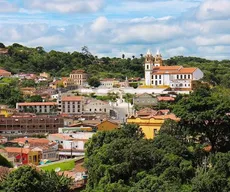 Peça 'Nós' em Bananeiras