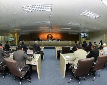 Câmara de CG aprova suplementações, mas impasse sobre emendas segue travando votação da LDO