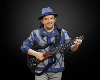 Geraldo Azevedo faz show gratuito no aniversário de 162 anos de Campina Grande