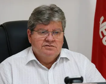 João Azevêdo é multado pelo TRE-PB por conduta vedada nas eleições 2022