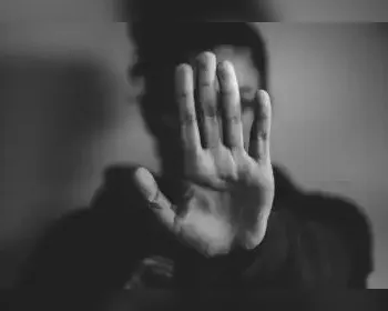 Lei permite que servidoras estaduais mudem local de trabalho em casos de violência doméstica