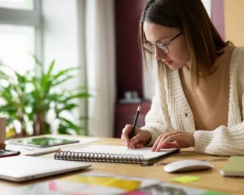 Enem 2026: é possível passar nas provas estudando poucas horas por dia?