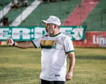Relembre a primeira passagem de Leandro Sena no comando do Sousa