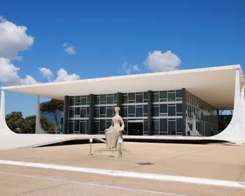A praça é do povo, mas Alexandre de Moraes está com a razão