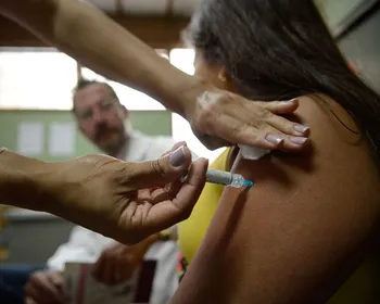 Campanha de vacinação contra HPV é prorrogada para jovens de 15 a 19 anos, em João Pessoa