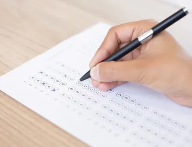 Provas do concurso do TCU 2025 são aplicadas neste domingo; confira horários