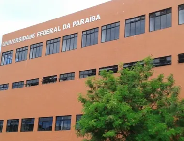 Professores da UFPB aprovam indicativo de saída de greve