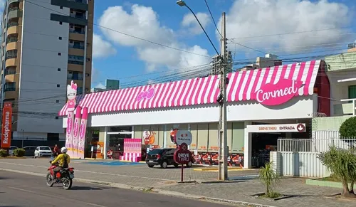 
				
					50 anos de Hello Kitty: loja em João Pessoa inaugura fachada temática
				
				