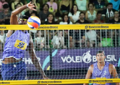 
				
					George/André encara Evandro/Arthur pela final do Top-16 do Circuito Brasileiro de Vôlei de Praia
				
				