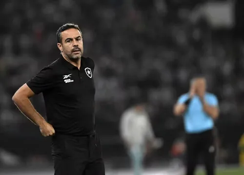 
				
					Artur Jorge elogia Tiquinho Soares após vitória do Botafogo sobre o Palmeiras
				
				