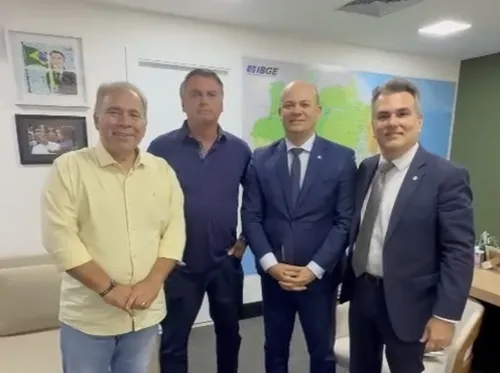 
				
					Bolsonaro confirma viagem a João Pessoa para apoiar Queiroga no 2º turno; VÍDEO
				
				