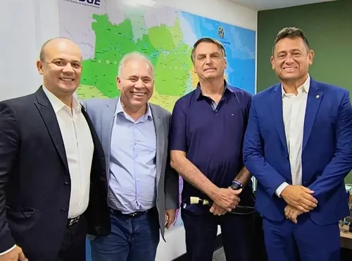 
				
					Bolsonaro visitará Paraíba e Pernambuco em agosto
				
				