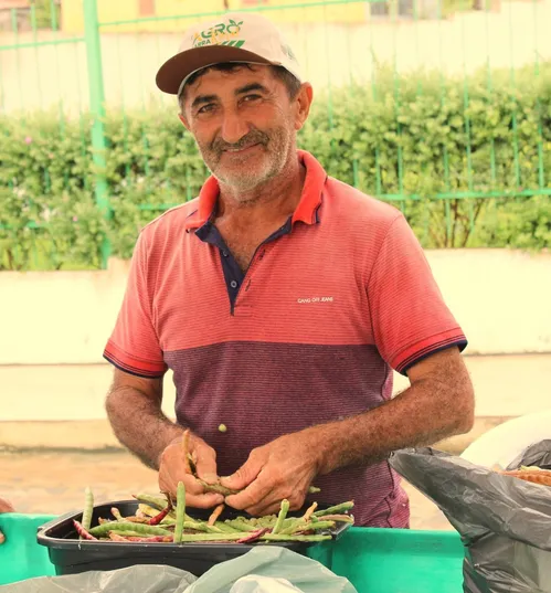 
				
					Bom é na Feira: Um Ano de Capacitação e Desenvolvimento no Meio Rural
				
				