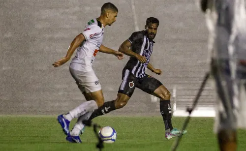 
				
					Botafogo-PB x Athletic pela Série C 2024: Belo vence por 3 a 1 e vira líder
				
				