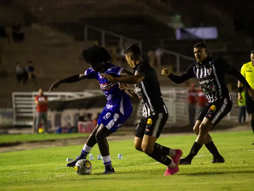 
				
					Botafogo-PB x Maranhão pela Pré-Copa do Nordeste 2025: Belo vence por 1 a 0 e avança
				
				