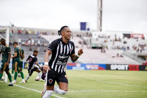 
				
					Botafogo-PB x Nacional-PB pelo Campeonato Paraibano 2025: Belo estreia bem e vence por 4 a 2
				
				