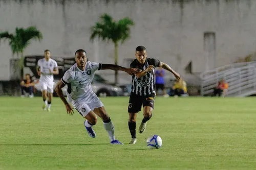 
				
					Botafogo-PB x Remo pela Série C 2024: já eliminado, Belo vence o Leão Azul por 3 a 0
				
				