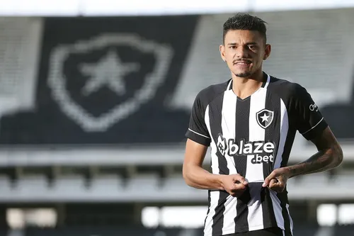 
				
					Botafogo renova com Tiquinho Soares até 2026
				
				