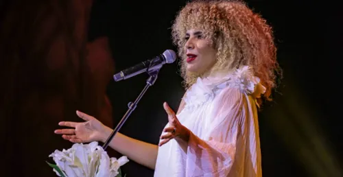 
				
					Vanessa da Mata em Remígio
				
				