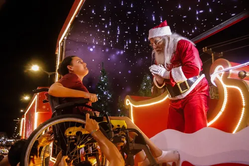 
				
					Caravana de Natal com caminhões do Papai Noel passa por João Pessoa neste sábado (22)
				
				