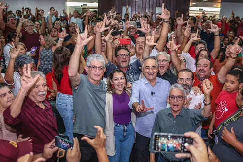 
				
					Cartaxo faz primeira plenária como pré-candidato sem a presença de lideranças do PT
				
				