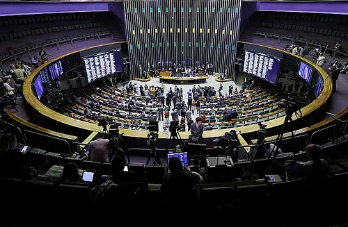 
				
					Deputados federais da Paraíba gastam R$ 5,6 milhões da cota parlamentar em 2024
				
				