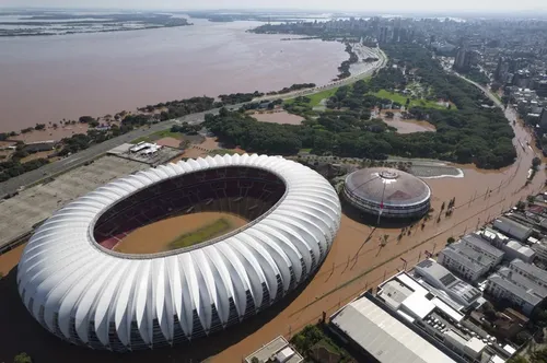 
				
					Da Libertadores à Série D: número de jogos adiados sobe para 71 com a paralisação do Brasileirão
				
				