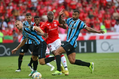 
				
					Da Libertadores à Série D: número de jogos adiados sobe para 71 com a paralisação do Brasileirão
				
				