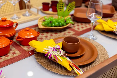 
				
					Decoração de festa junina: especialistas dão dicas para fazer ornamentação de São João
				
				