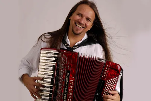 
				
					Dorgival Dantas faz show gratuito em João Pessoa
				
				