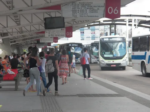 
				
					Eleições 2024: como pegar ônibus de graça no dia da votação do 1° turno em Campina Grande
				
				