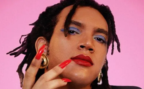 
				
					‘Estação das Cores’: Conheça os artistas LGBTQIA+ exibidos na programação da Rede Paraíba
				
				